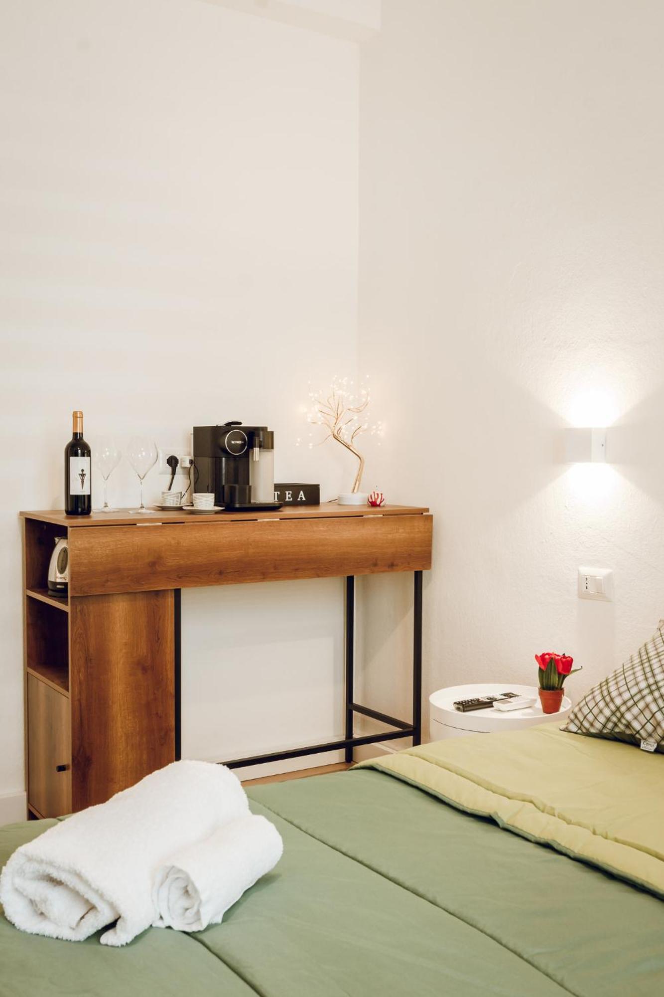 Suites Deluxe Front Sea, Domus Lumeras Алгеро Екстериор снимка